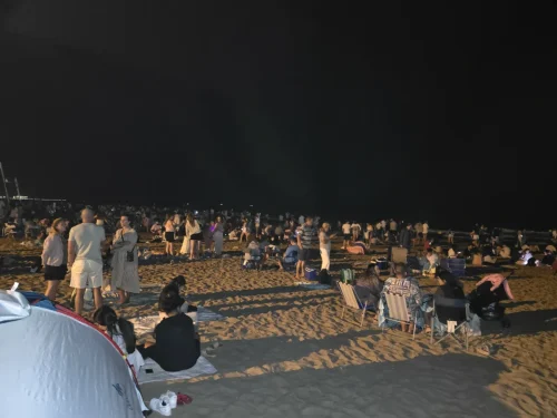 Op het strand 20 minuten voor middernacht (2024)
